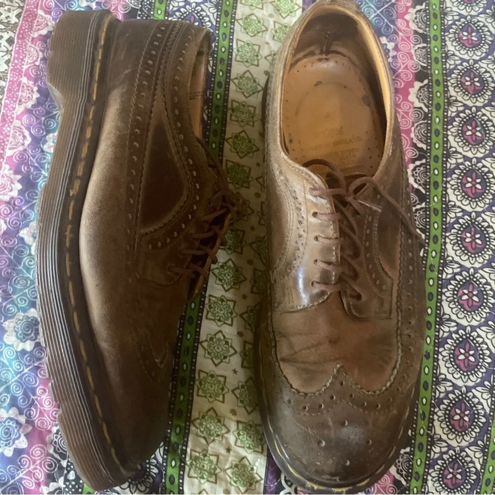 Vintage Dr Doc Martens The Original Brown Leather Wing Tip MADE IN ENGLAND 8 9 - Picture 1 of 9